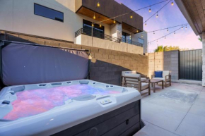 Desert Oasis at Pecan Valley Resort - Private Hot Tub
